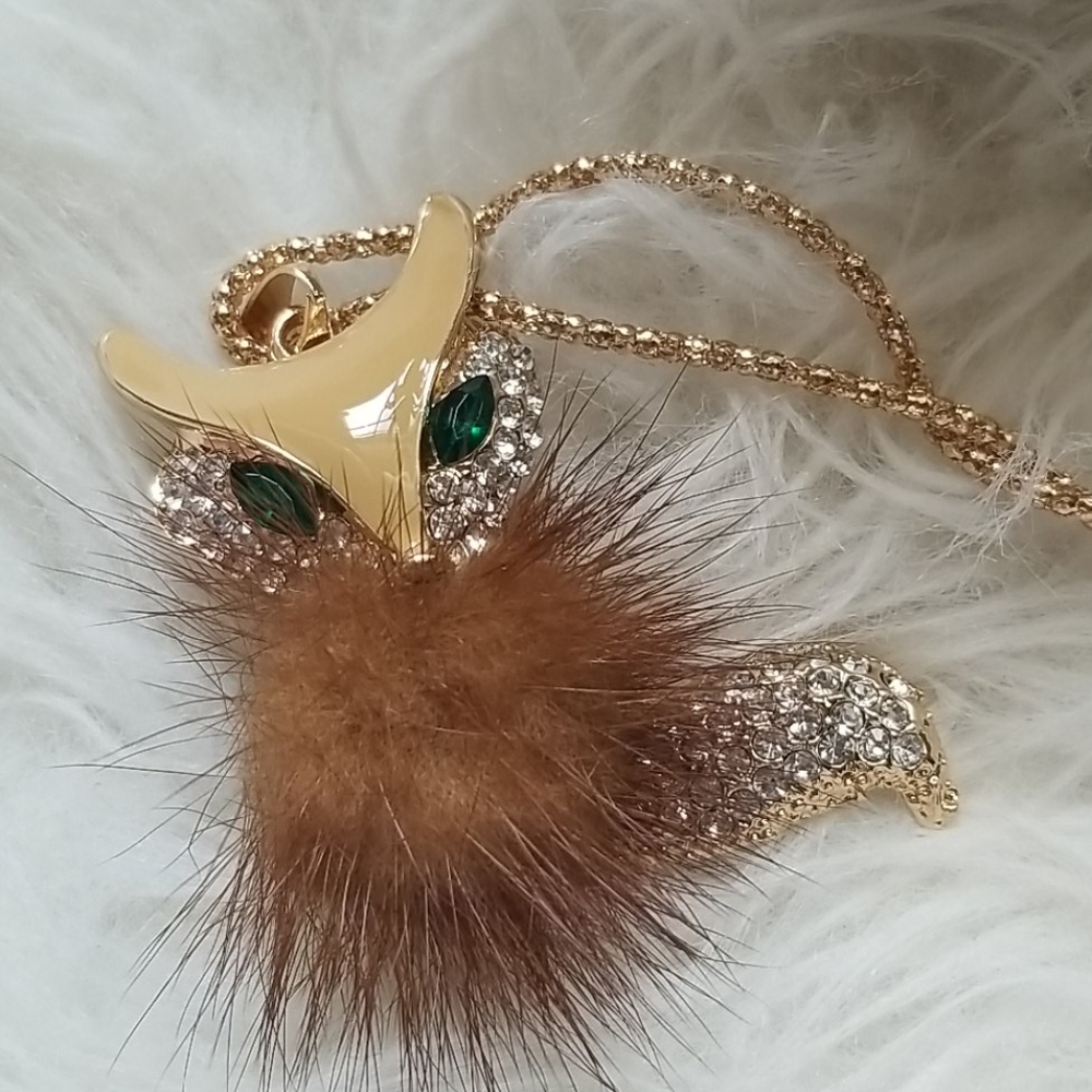 Long fox statment necklace